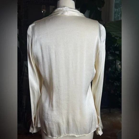 Vintage 1980s Cream Silk Bow Blouse - Picture 10 of 12